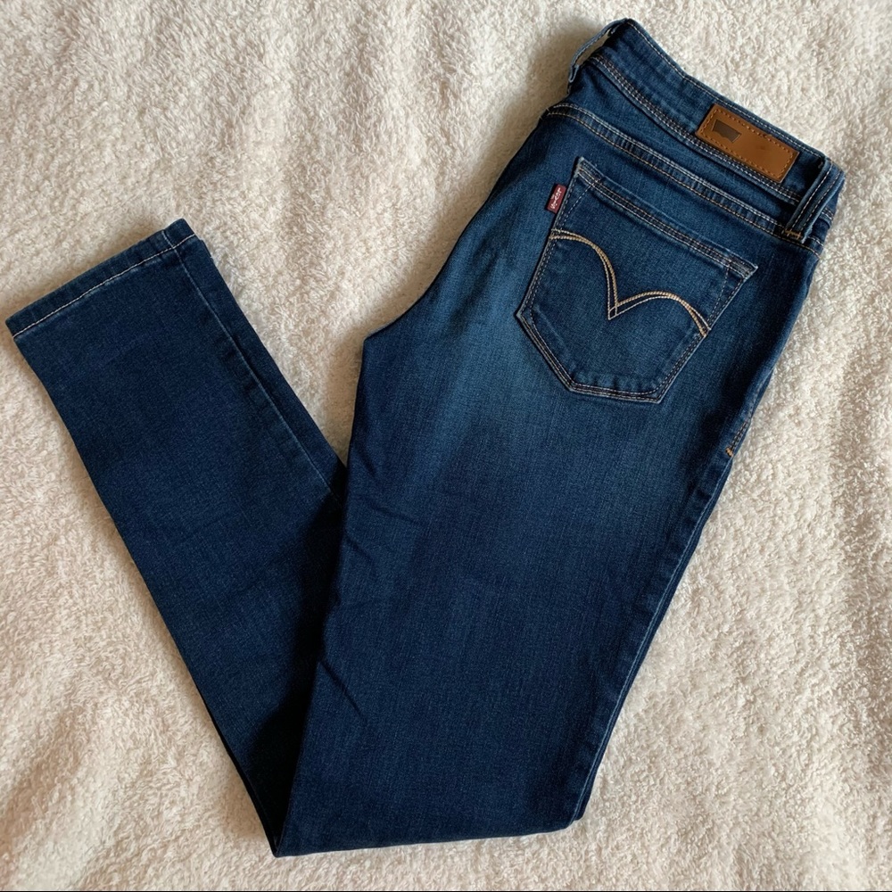 Levi’s Skinny Jeans - EUC - 29